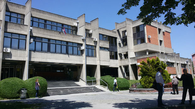 Убиство због беле коверте?